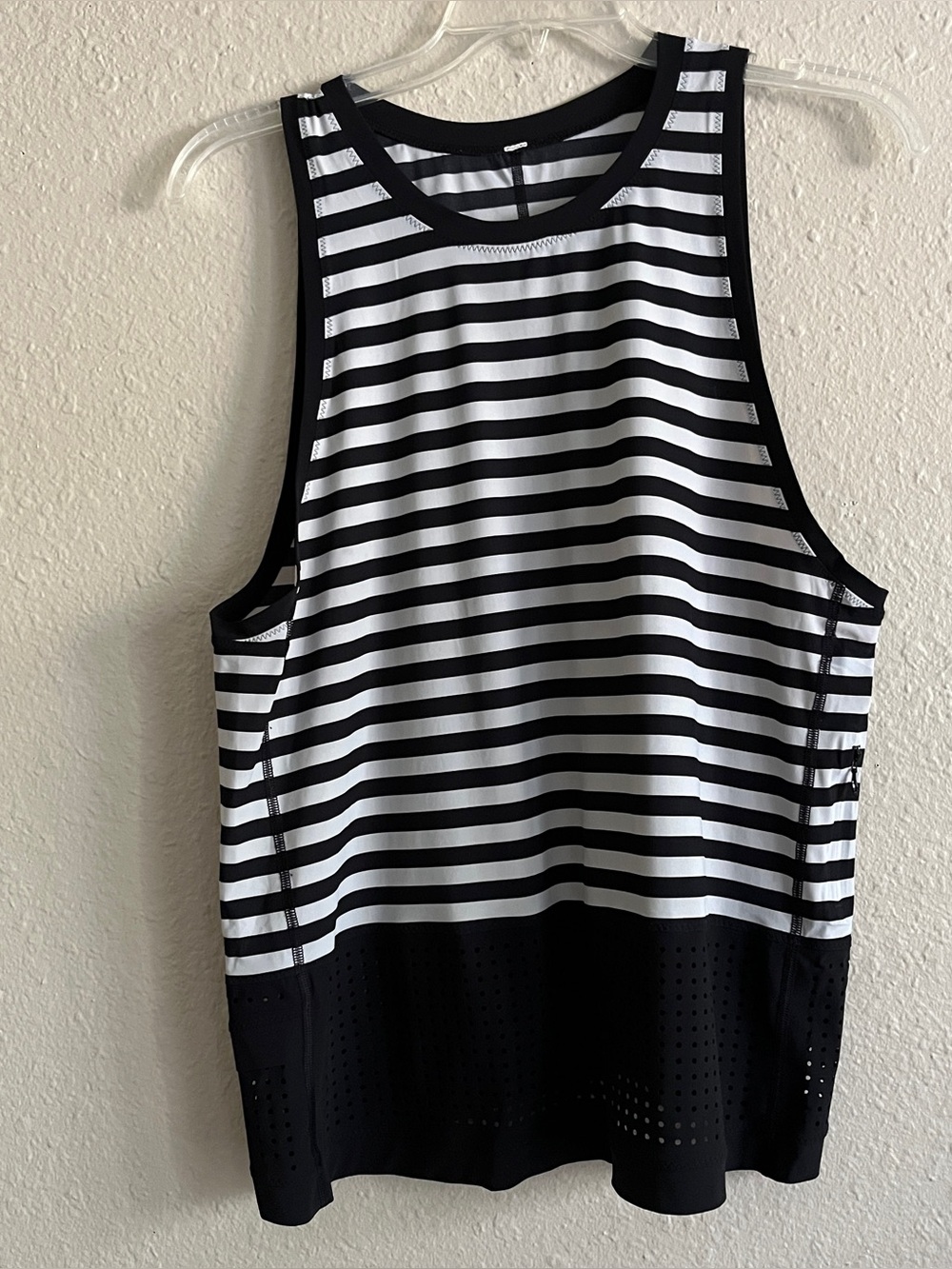 Lululemon Vent It Tank